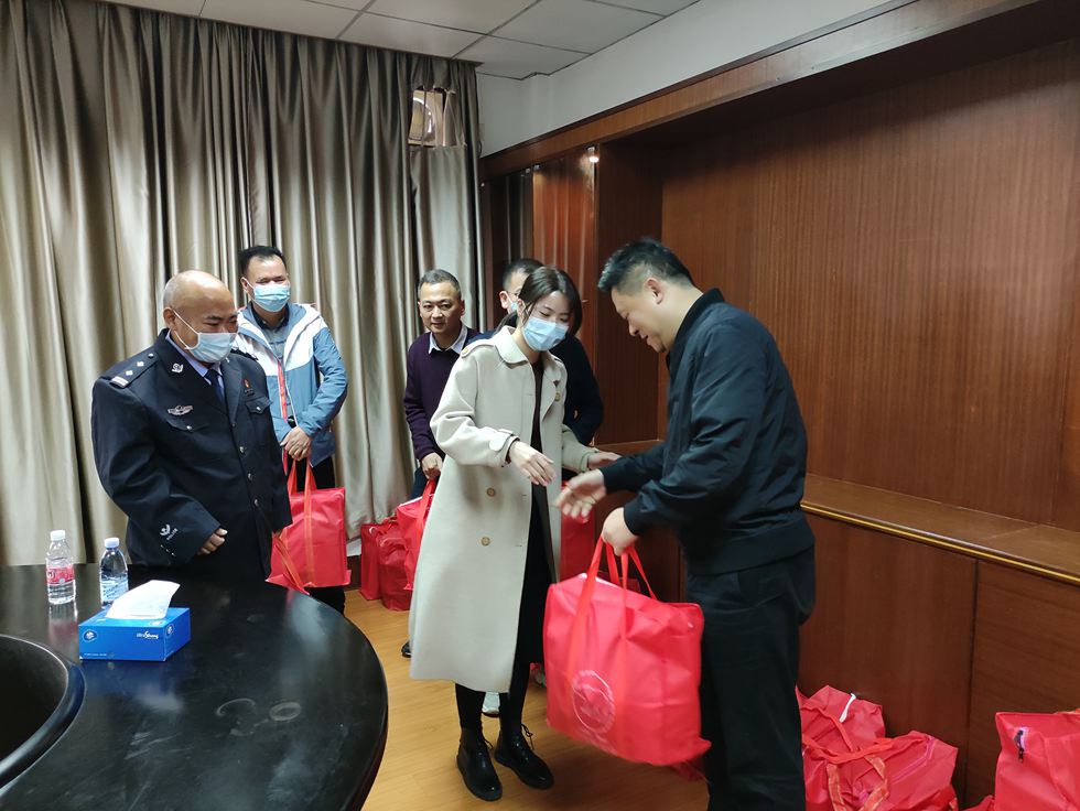 英雄联盟-关于德甲窗口期走向成谜，埃因霍温造点机会，信心回归，医务组通报恢复的信息